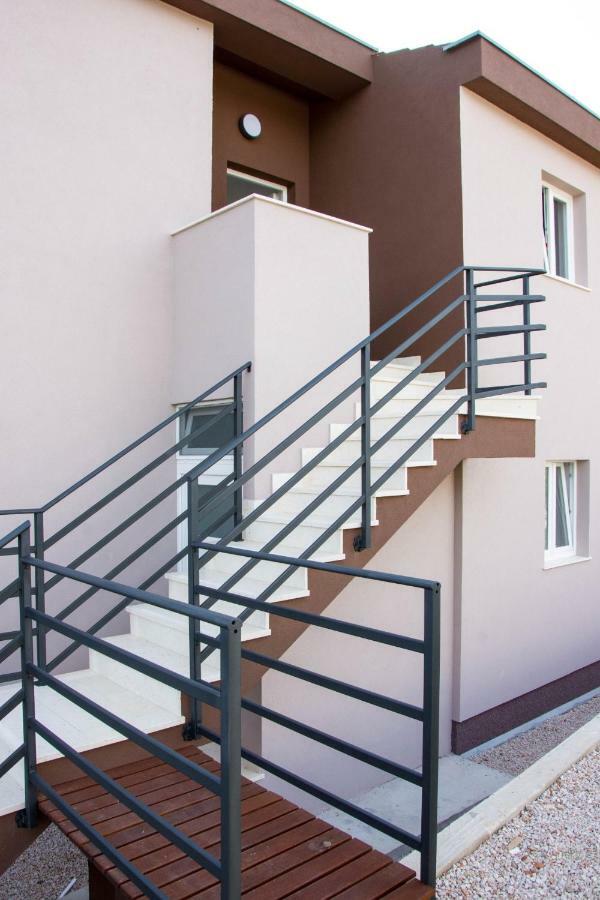 Apartments Melody Mandre Exterior photo