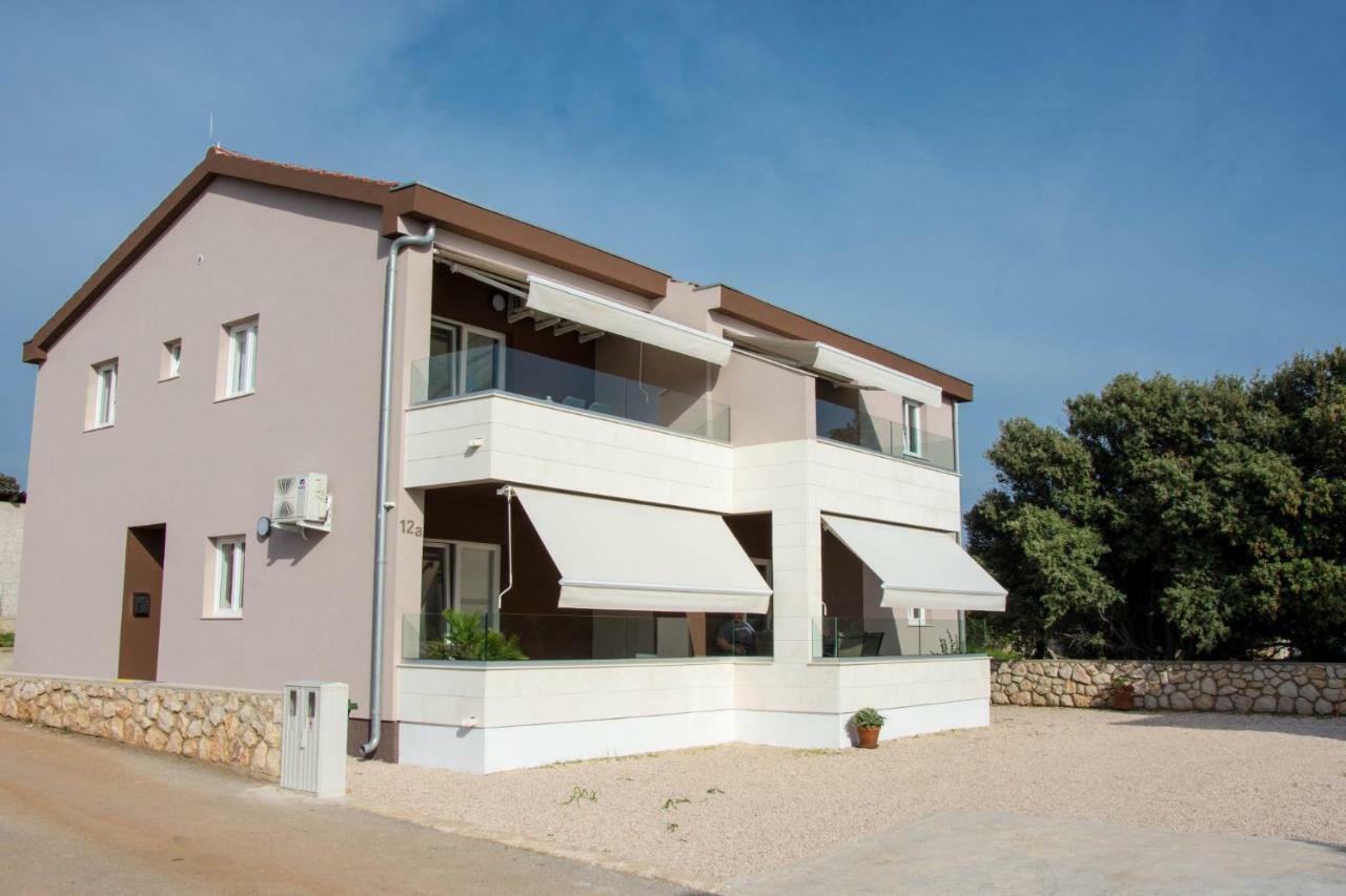 Apartments Melody Mandre Exterior photo